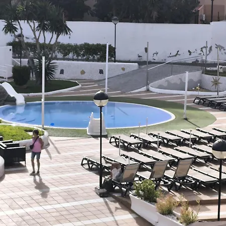 Compostela Family Garden Apartman